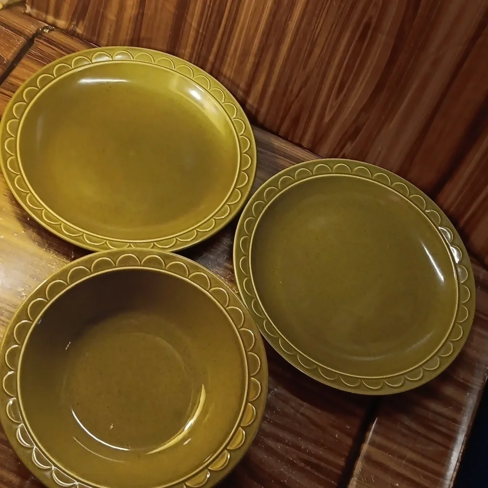 Vintage 1970s mcm retro Homer Laughlin Sheffield Grenada green bowl and plates